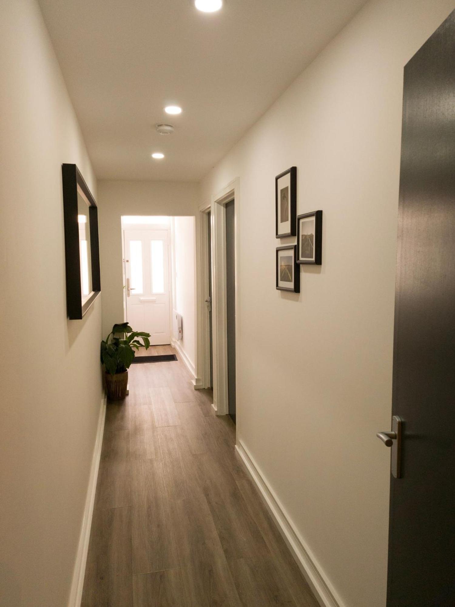 Plenty Of Parking Available; 3 Bedroom Apartment By Property Promise 카디프 외부 사진